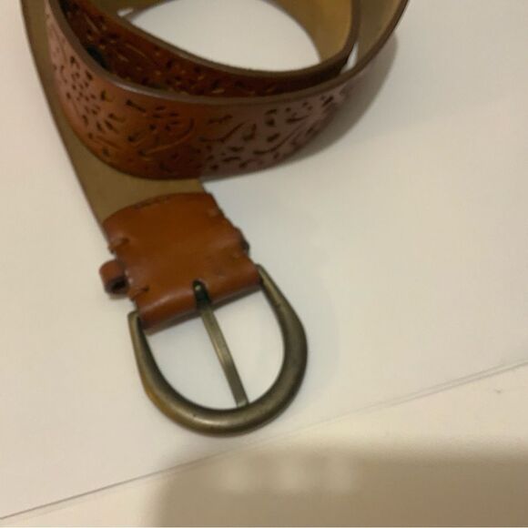 Fossil Vintage Genuine Tooled Leather Studded Belt Brown Size M Floral - Picture 5 of 9